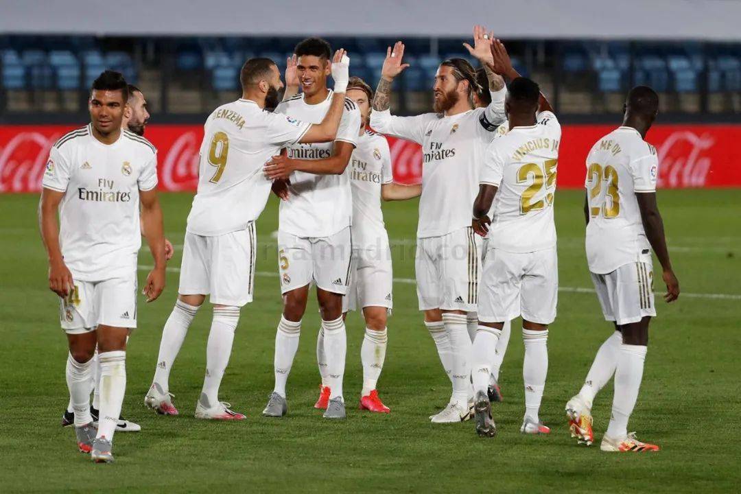 曼晚：曼联有信心在出售“弃将小队”前为引进谢什科提供资金