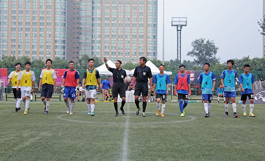 湖人半场高效，两项命中率均超5成，两队狂轰16记三分