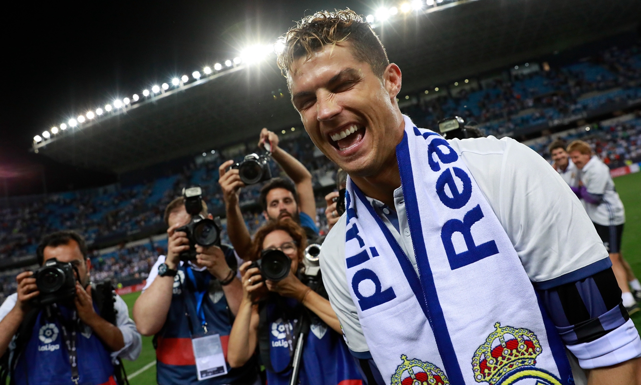 记者：穆斯卡特并不是被“气”走了，他是抽空去上了个厕所