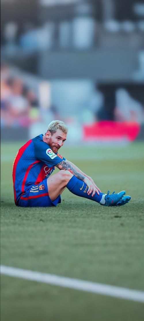 亚马尔送制胜助攻后染黄，无缘下一轮对阵布拉格斯拉维亚的欧冠